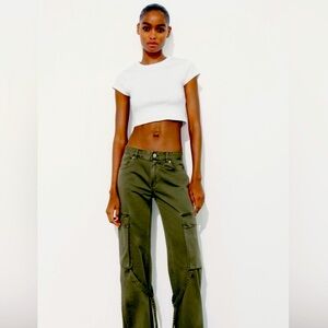 ZARA ..TRF mid-rise cargo jeans.